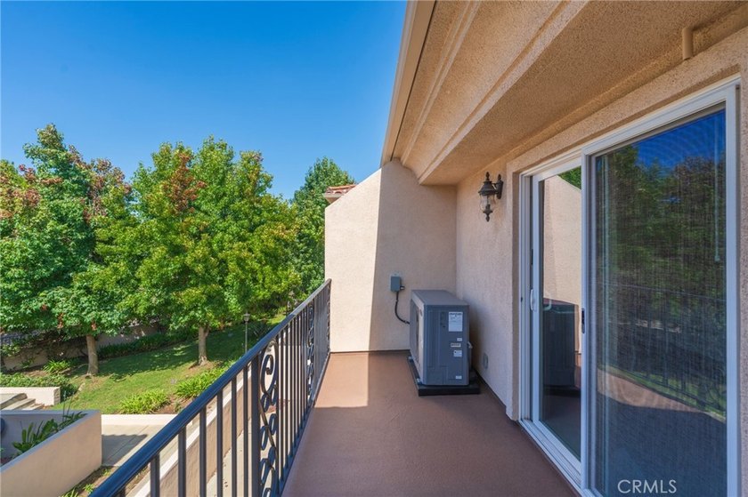 Beautiful move-in ready townhome located in a small development - photo 16