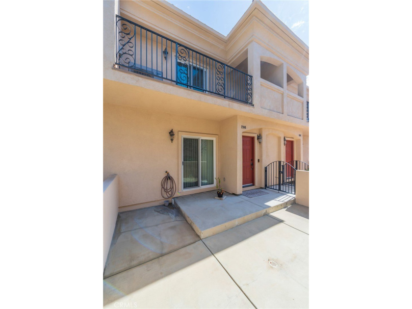 Beautiful move-in ready townhome located in a small development - photo 32