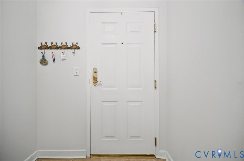 This gorgeous condo is located in one of Virginia Beach's - photo 4