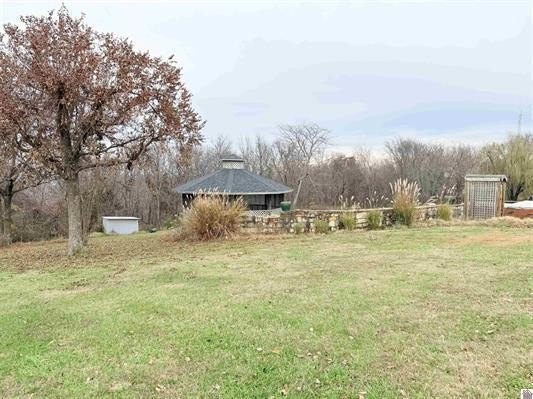 This prime piece of land located in a secluded subdivision - photo 3