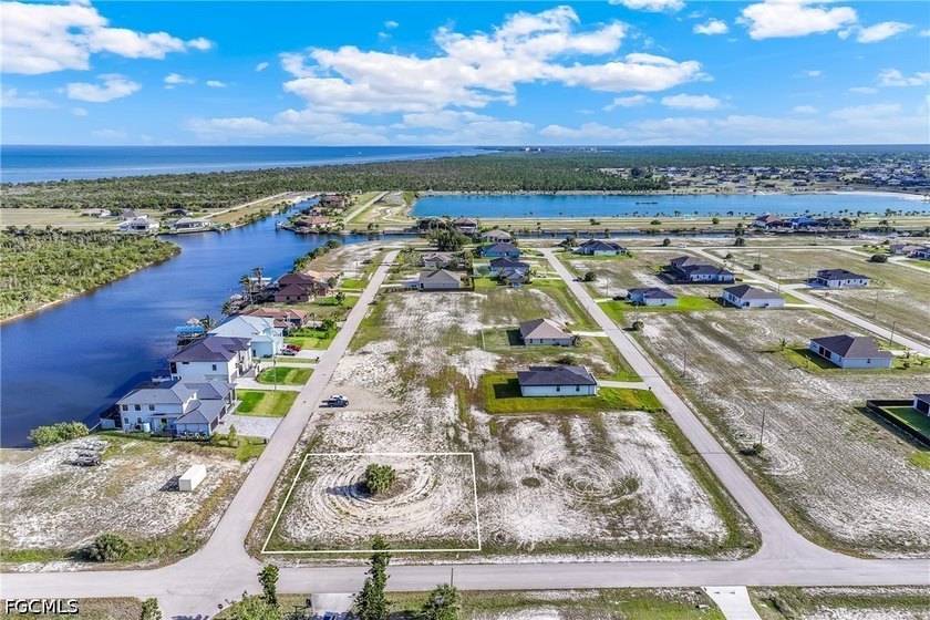 Located in the highly desirable NW Cape Coral area, this - photo 3