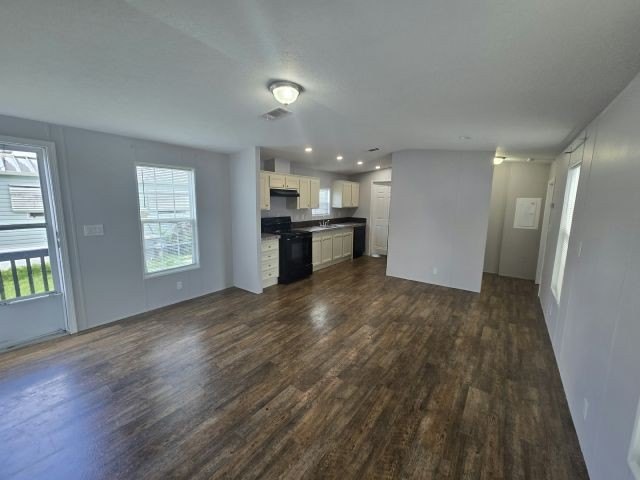 Own your own home in a quiet, well-maintained neighborhood! This - photo 3