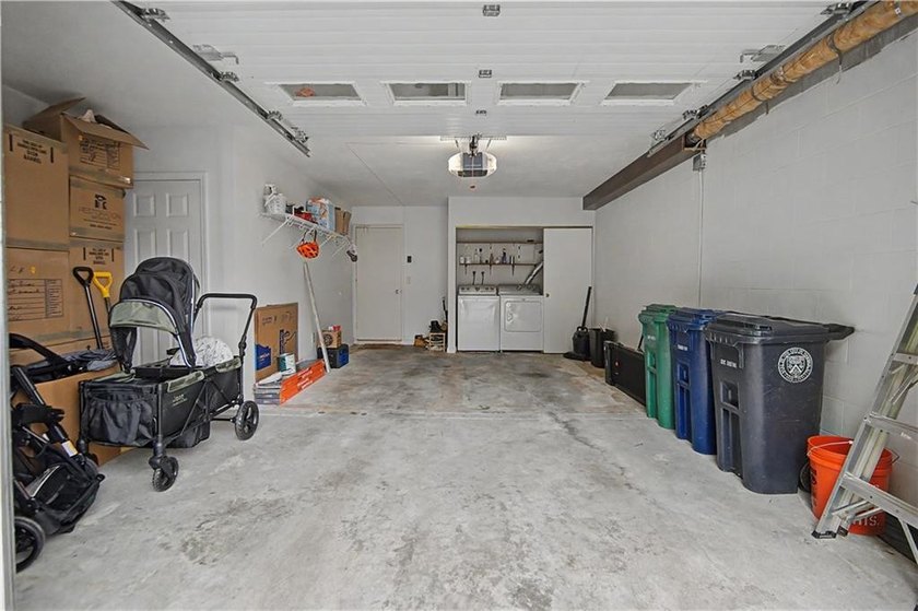 Welcome home to this beautifully maintained 2-bedroom, 2-bath - photo 4