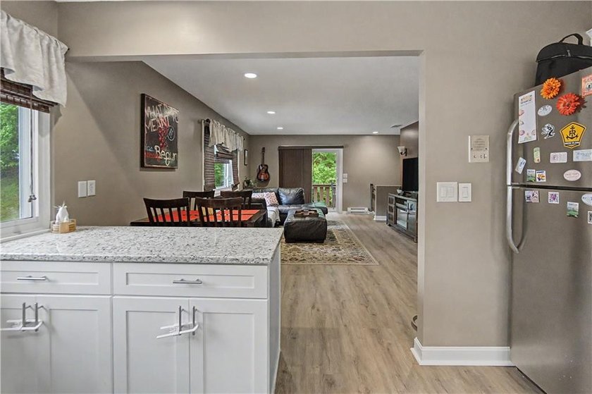Welcome home to this beautifully maintained 2-bedroom, 2-bath - photo 8