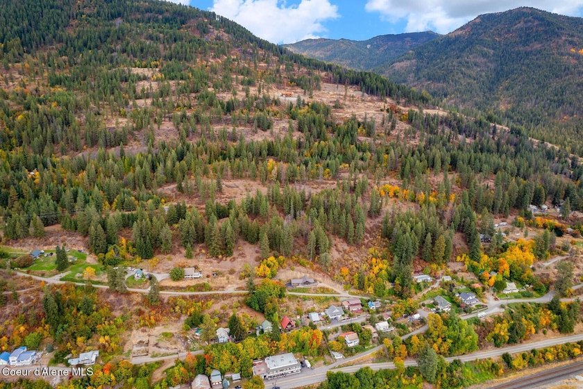 An exclusive estate property with panoramic lake views! This - photo 14