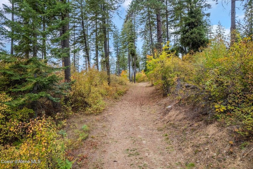 An exclusive estate property with panoramic lake views! This - photo 22