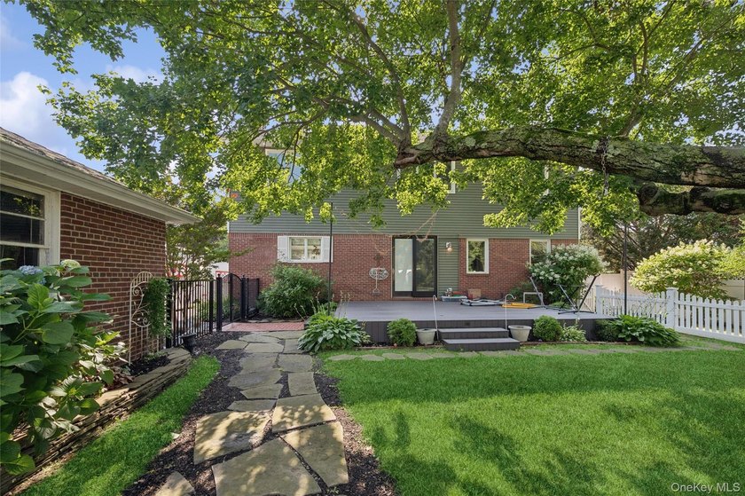 Welcome to the remarkable 1210 Hyman Ave, Bayshore NY, 11706 - photo 4