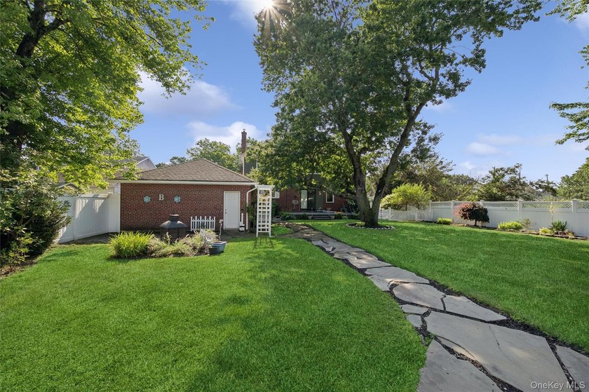 Welcome to the remarkable 1210 Hyman Ave, Bayshore NY, 11706 - photo 6