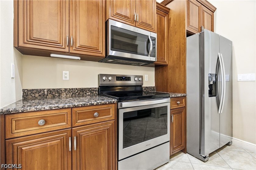 Just Reduced! Don't miss this outstanding 4 Bed / 2 Bath Gulf - photo 7