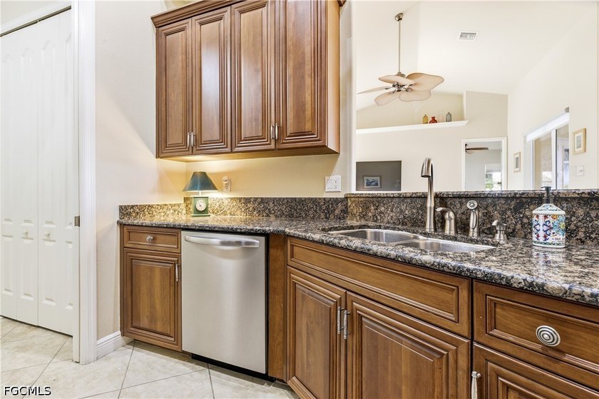 Just Reduced! Don't miss this outstanding 4 Bed / 2 Bath Gulf - photo 8