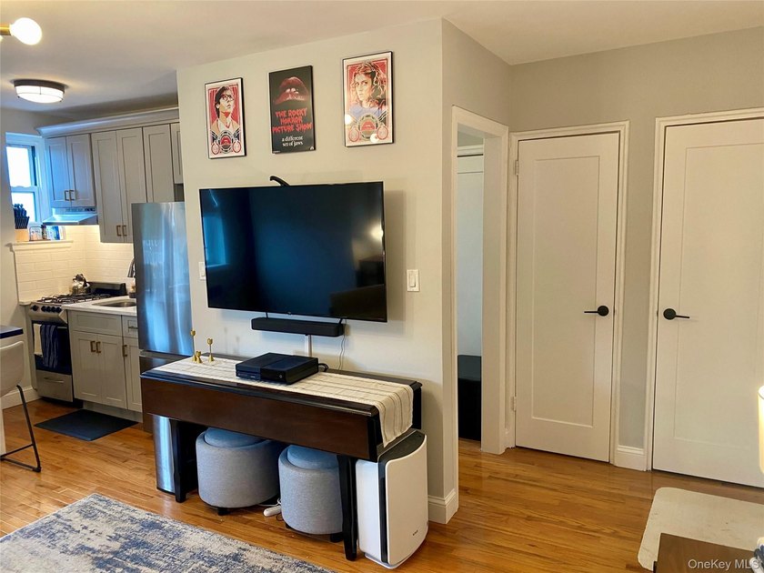 This stylish, move-in ready studio is located in the quiet - photo 15