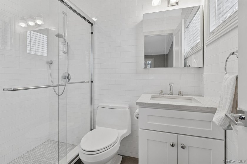 Set in the heart of the highly desirable West End, just 1,300 - photo 21