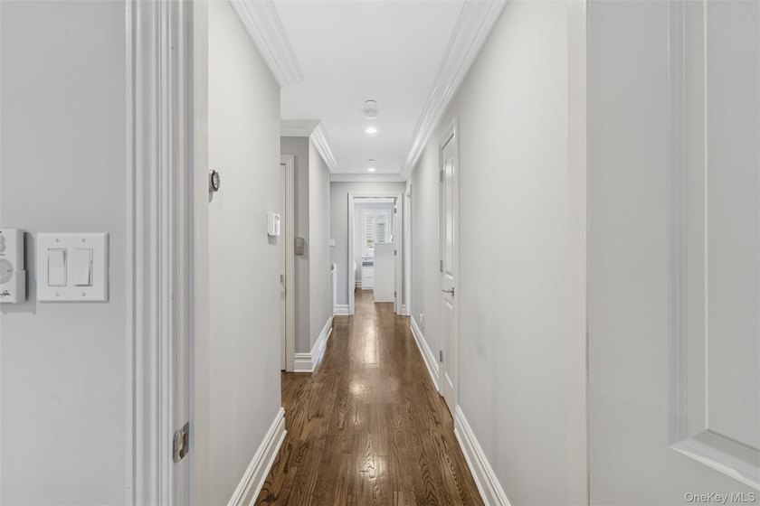Set in the heart of the highly desirable West End, just 1,300 - photo 29