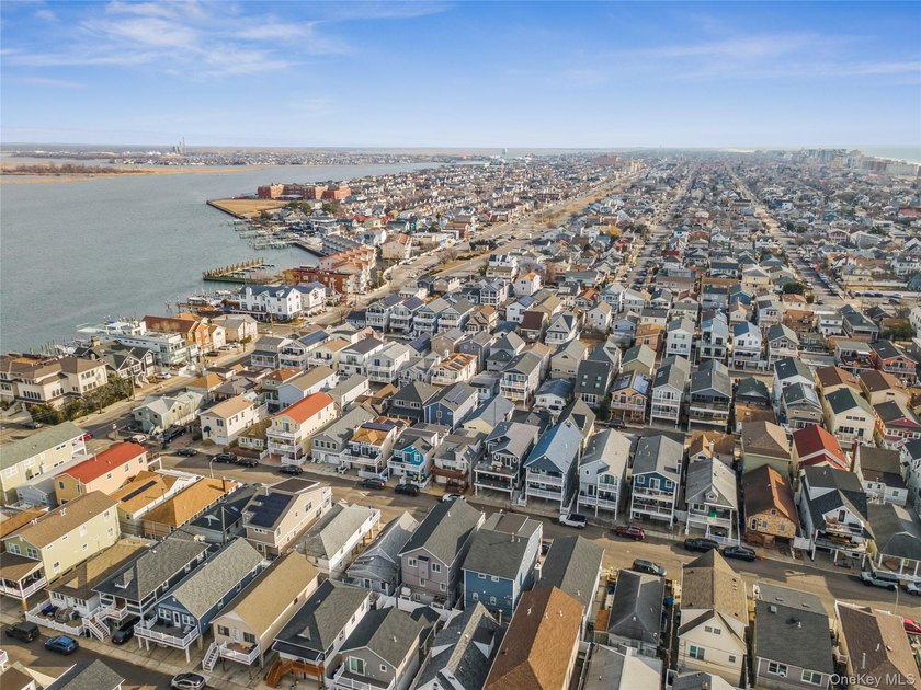 Set in the heart of the highly desirable West End, just 1,300 - photo 40