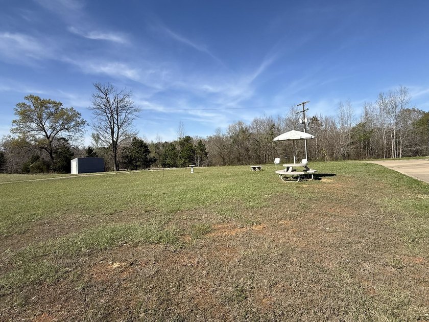 Large commercial building that has 4.3140 acres. It has a nice - photo 49