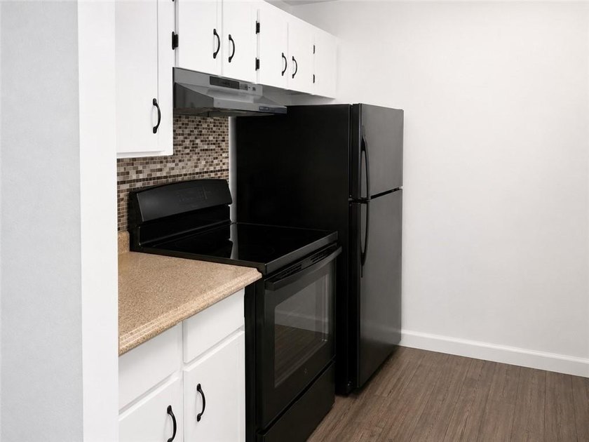 Imagine coming home to this beautifully maintained and updated - photo 10