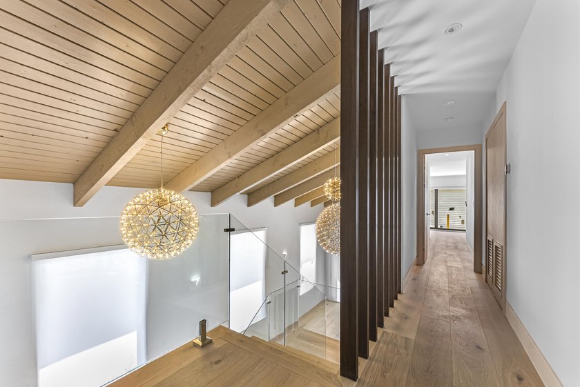 Coastal luxury meets modern perfection in this absolutely - photo 14
