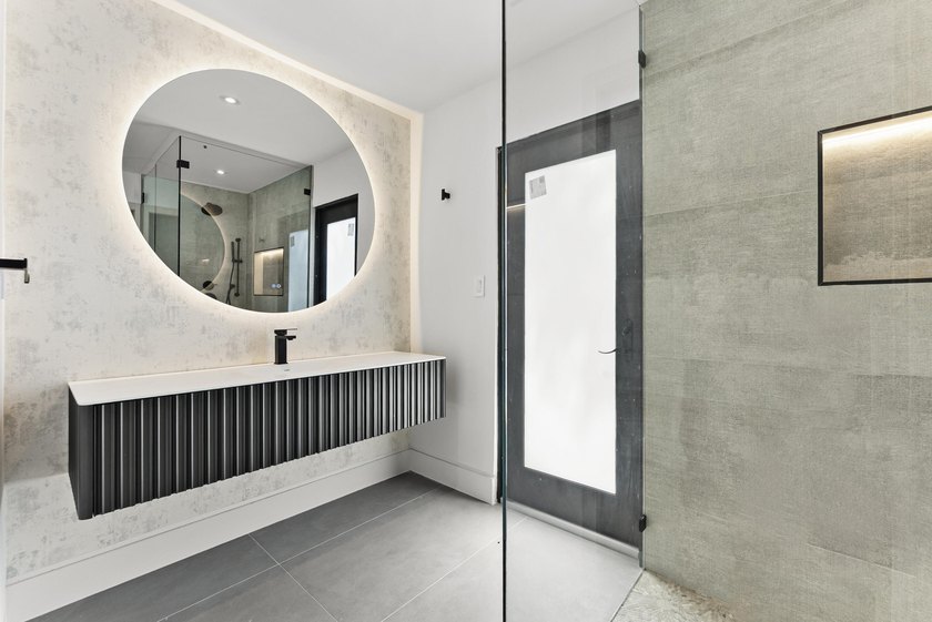 Coastal luxury meets modern perfection in this absolutely - photo 17