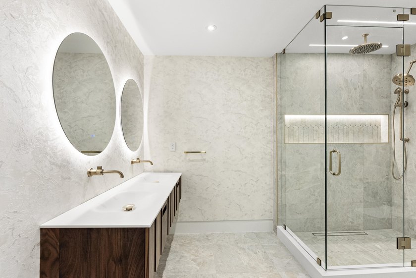 Coastal luxury meets modern perfection in this absolutely - photo 19
