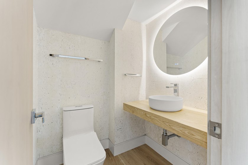 Coastal luxury meets modern perfection in this absolutely - photo 21