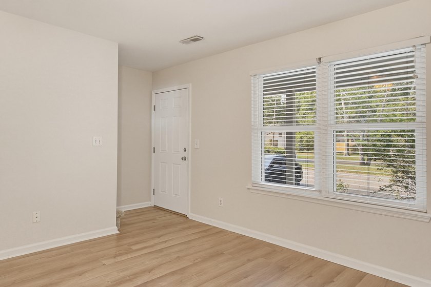 Welcome home to this charming 2-bedroom, 1.5- bath townhome in - photo 4