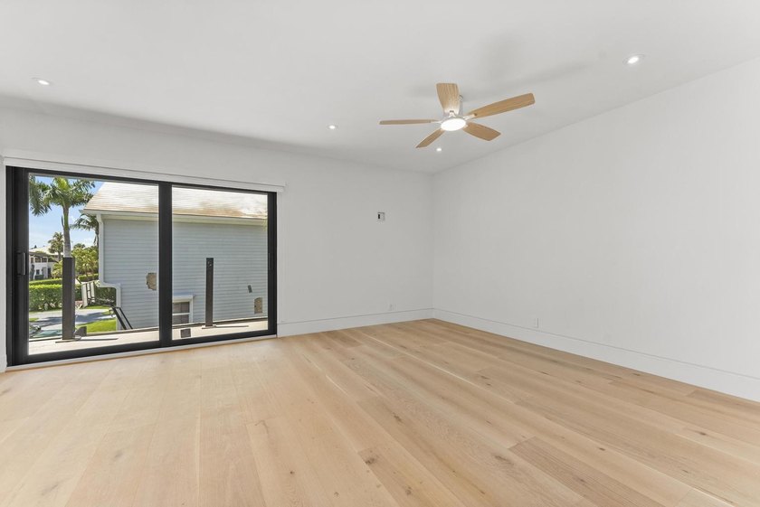 Coastal luxury meets modern perfection in this absolutely - photo 26