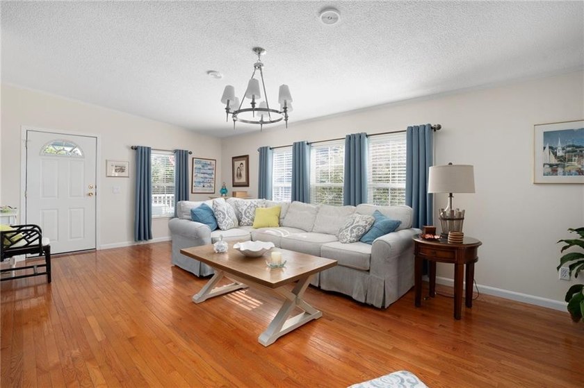 **55+ COMMUNITY! ALL OCCUPANTS MUST BE 55 OR OLDER** Welcome to - photo 6