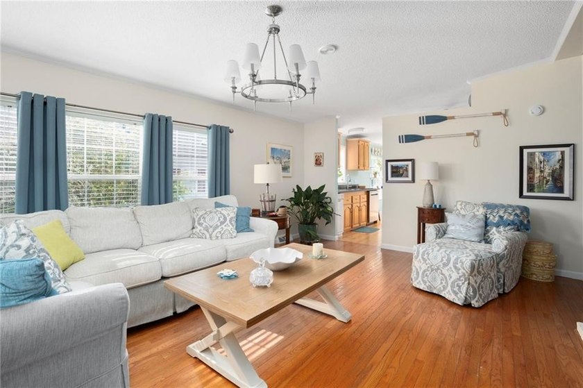 **55+ COMMUNITY! ALL OCCUPANTS MUST BE 55 OR OLDER** Welcome to - photo 7