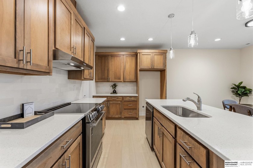 Complete and Move-In Ready! Presenting Gateway Custom Homes' - photo 10