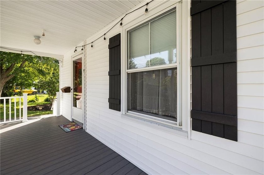 Traditional Newport Cottage off North Broadway neighborhood - photo 4