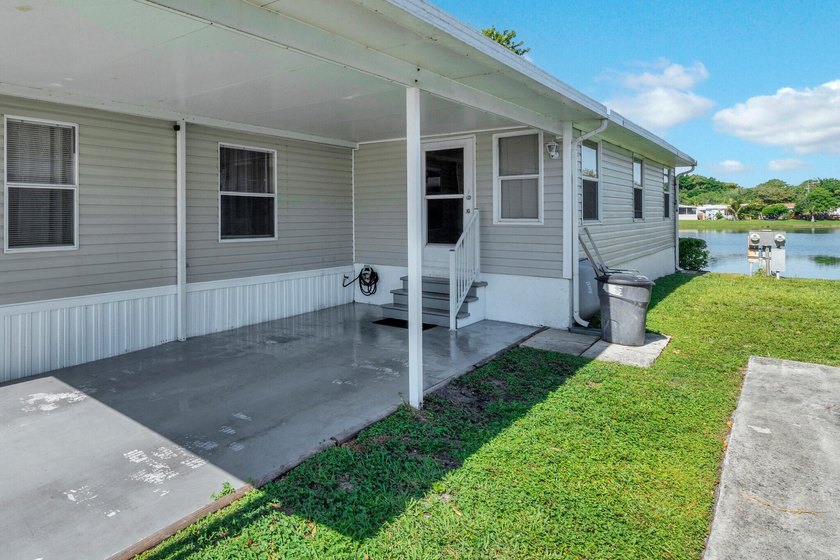 JUST LISTED!!! Lakefront 3BR/2BA with Florida room and tile - photo 7