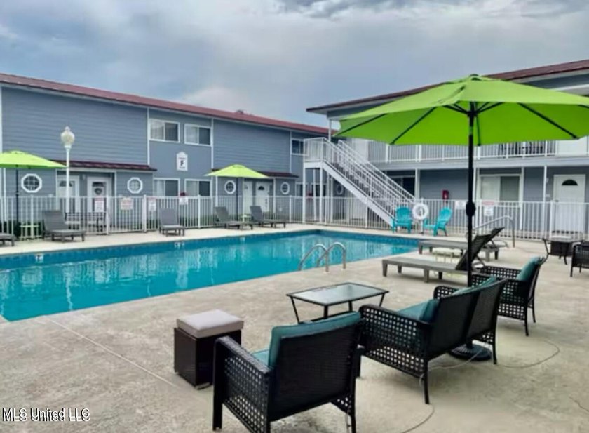 Beautiful Condo completely furnished!! One bedroom, One full - photo 16