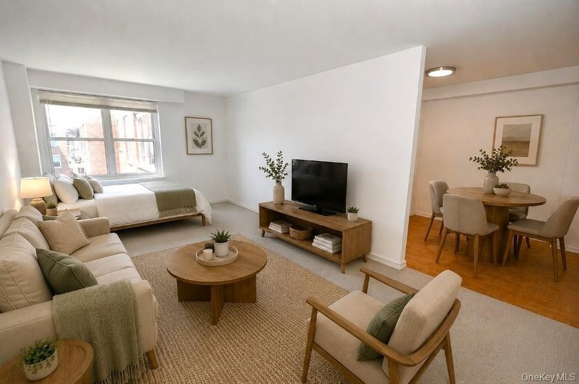 Welcome to this bright and inviting studio CO-OP in the - photo 3