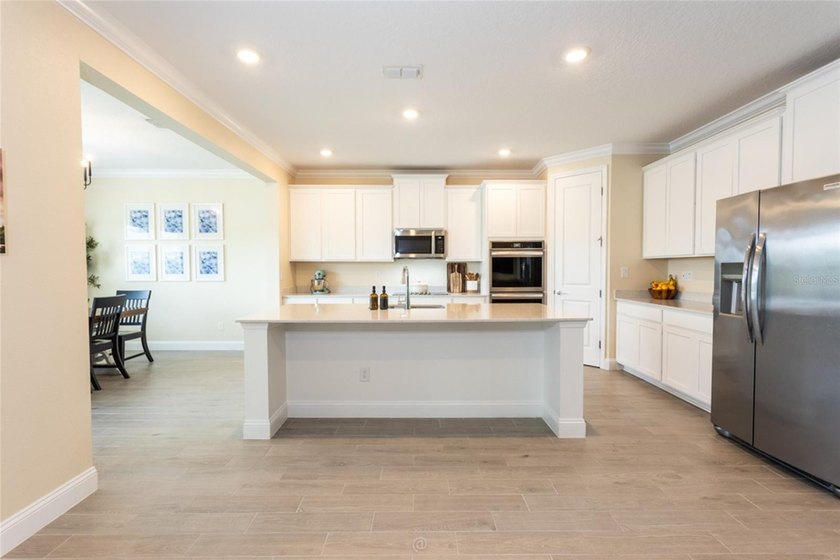 Looking for some space? You will love this modern home where the - photo 5
