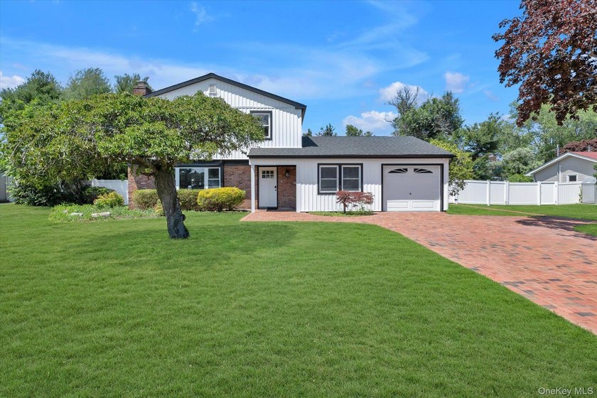 Stony Brook side hall 3-bedroom 2.5 bath colonial with major - photo 2