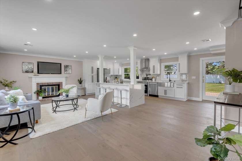 Stony Brook side hall 3-bedroom 2.5 bath colonial with major - photo 5