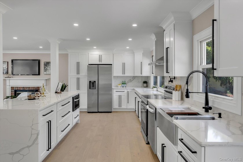 Stony Brook side hall 3-bedroom 2.5 bath colonial with major - photo 8