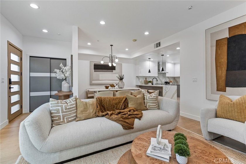 1018 W 223rd St 2 - photo 4