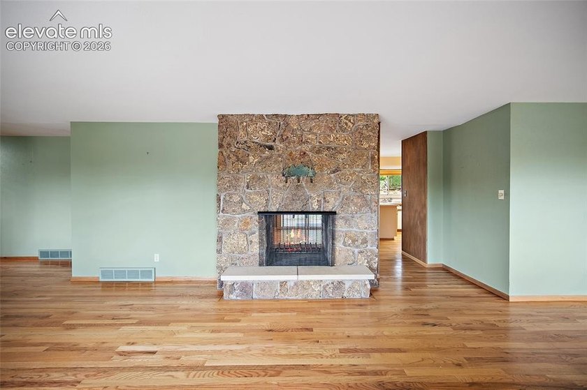 Welcome to this exceptional 5-bedroom, 3-bathroom home in Skyway - photo 3