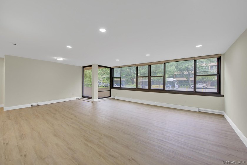 Move right into this updated 3-bedroom, Co-op in Le Havre in - photo 6