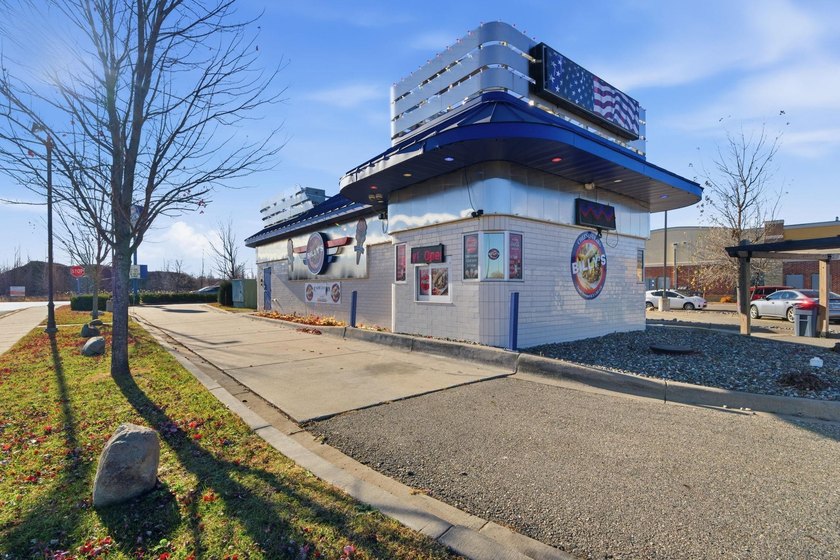 Prime Freestanding Restaurant Building with Drive-Thru - Sartell - photo 2