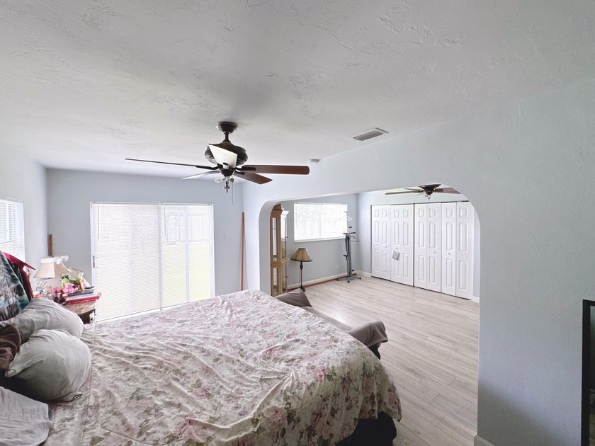 This property without HOA, located near shopping, dining - photo 14