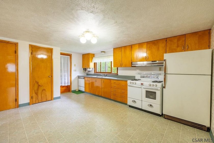 Welcome to 4611 Elton Road, a place where there's room to - photo 12