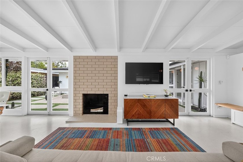 The spirit and charm of Parker Palm Springs is reflected in the - photo 28