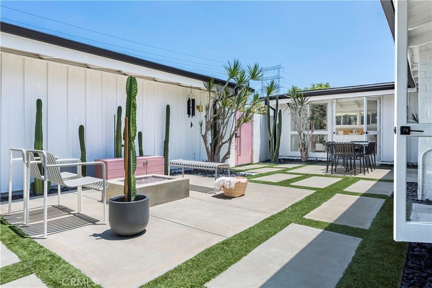 The spirit and charm of Parker Palm Springs is reflected in the - photo 29