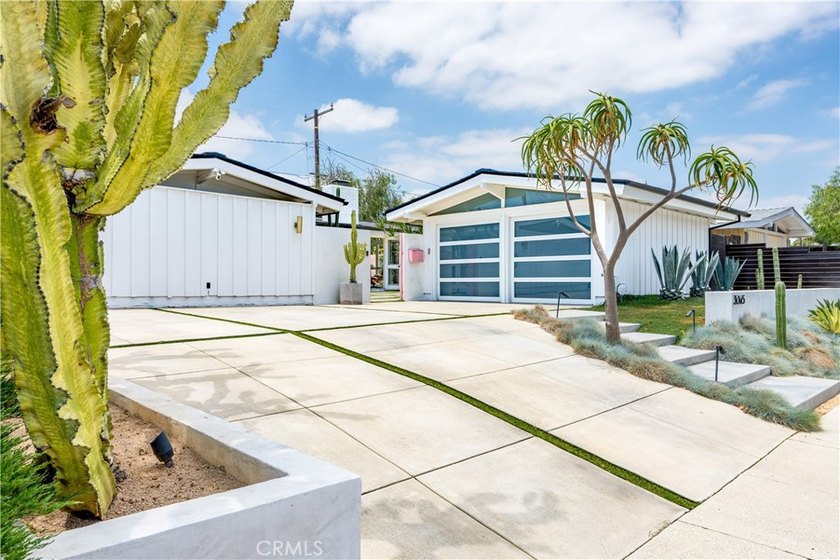 The spirit and charm of Parker Palm Springs is reflected in the - photo 36