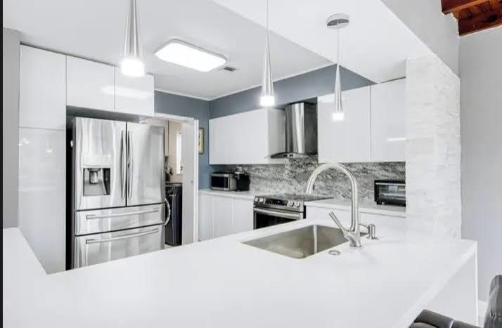 Step into this stunning, fully remodeled Hollywood Hills - photo 4