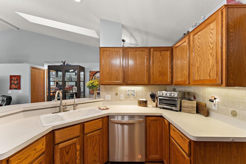 Price Improvement, Motivated Seller! Easy Lifestyle one level - photo 17