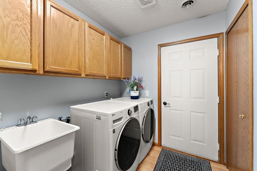 Price Improvement, Motivated Seller! Easy Lifestyle one level - photo 18