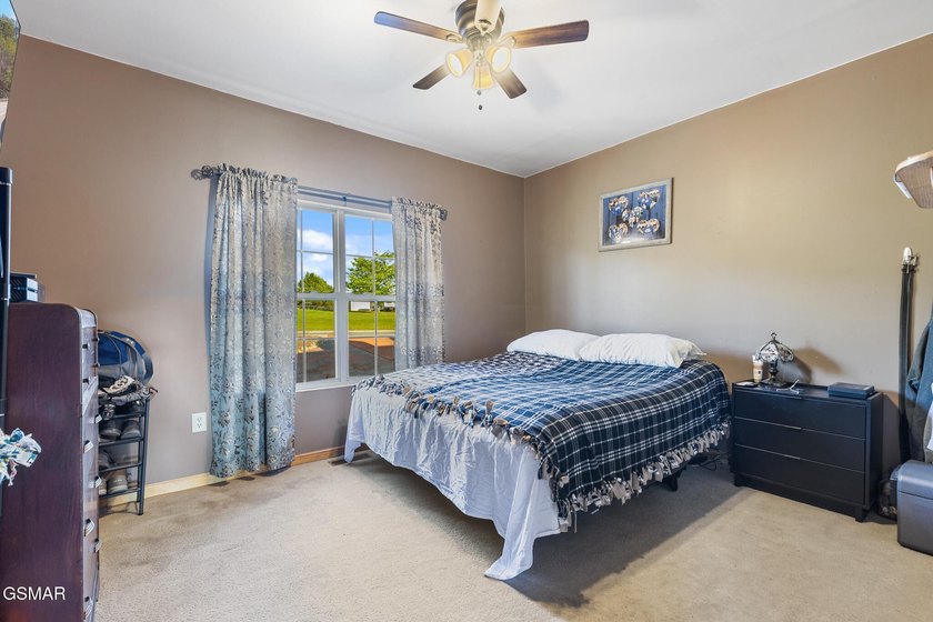 Welcome to this truly one-of-a-kind mountain retreat offering - photo 29